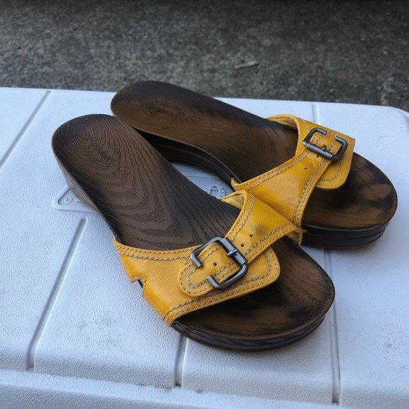 Dr. Scholl’s Big Buckle Yellow Strap Sandals - Picture 8 of 11
